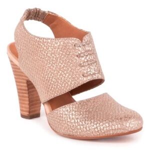 Seychelles Gold Textured Heeled Sandals